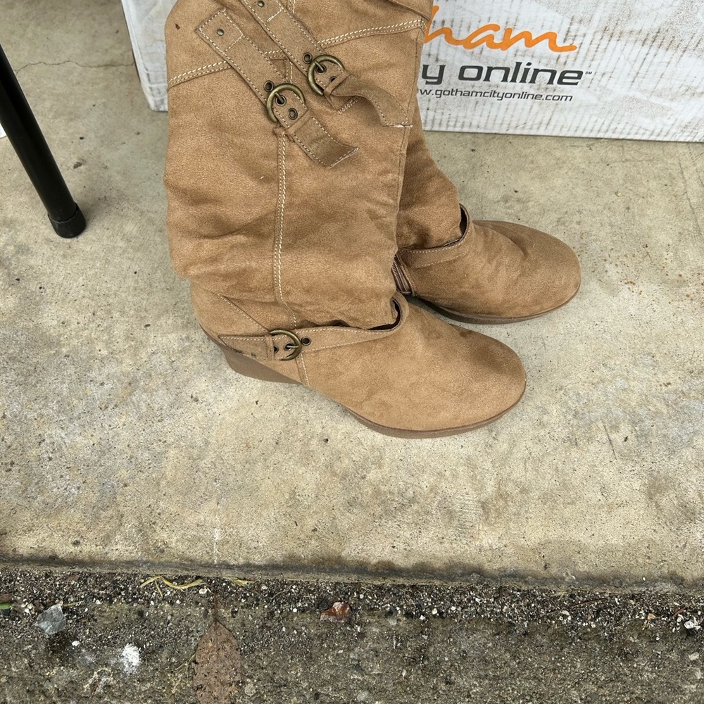 Super cute tan wedge boot